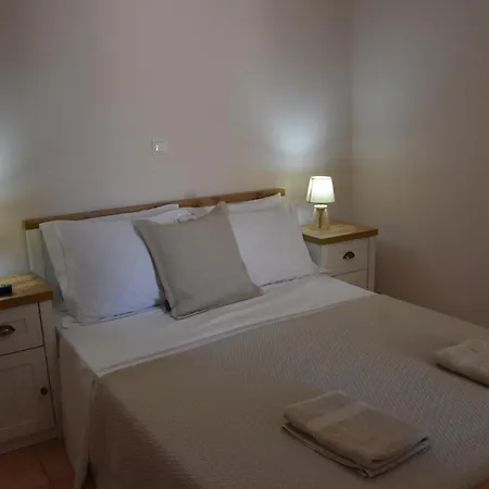 Andria'S Little House Apartment Lefkada City Exterior photo